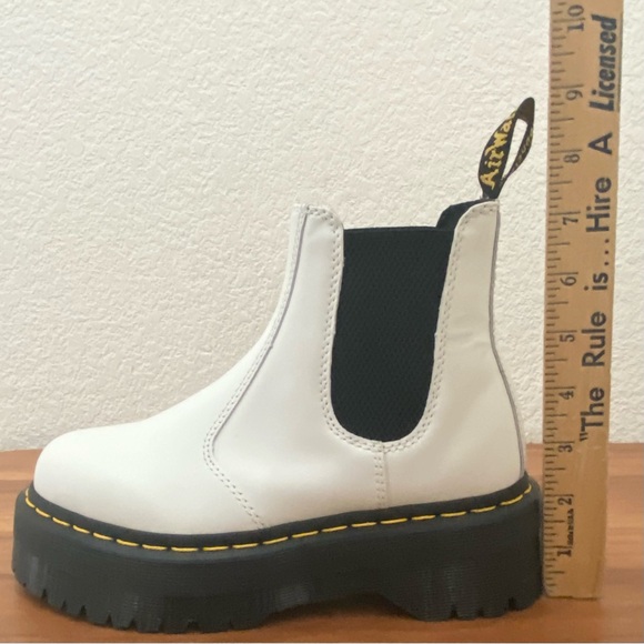 DR MARTENS 2976 White Quad Smooth Leather Platform Chelsea Boots Size 6 Women’s - Picture 13 of 16